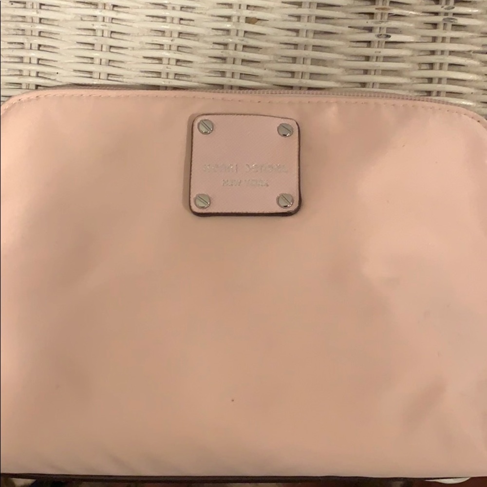 Henri bendel nylon makeup case